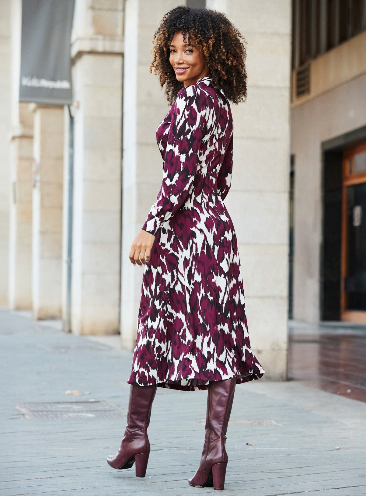 SOSANDAR Burgundy Floral Print Twist Front Shirt Dress 12 - Image 4 thumbnail